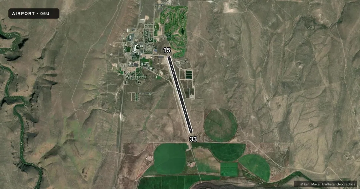 Top-down satellite sketch of 06U JACKPOT/HAYDEN FLD in JACKPOT, NEVADA, showing runways 15/33 drawn to scale over Esri World Imagery