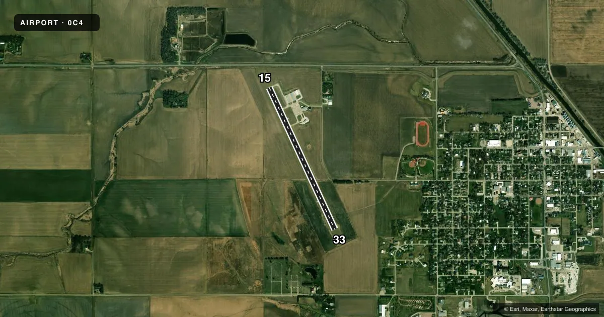 Top-down satellite sketch of 0C4 PENDER MUNI in PENDER, NEBRASKA, showing runways 15/33 drawn to scale over Esri World Imagery