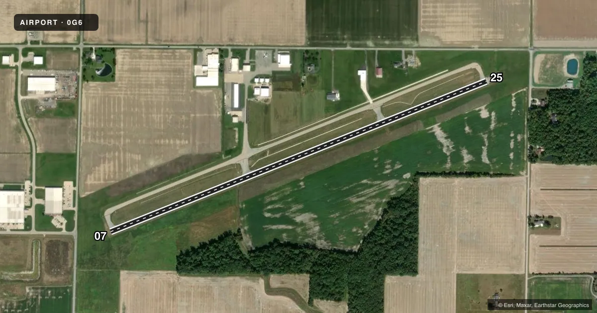 Top-down satellite sketch of 0G6 WILLIAMS COUNTY in BRYAN, OHIO, showing runways 07/25 drawn to scale over Esri World Imagery