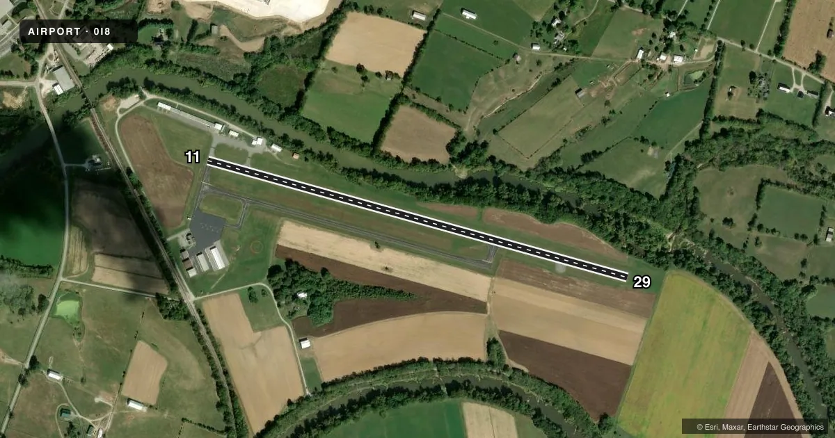 Top-down satellite sketch of 0I8 CYNTHIANA-HARRISON COUNTY in CYNTHIANA, KENTUCKY, showing runways 11/29 drawn to scale over Esri World Imagery