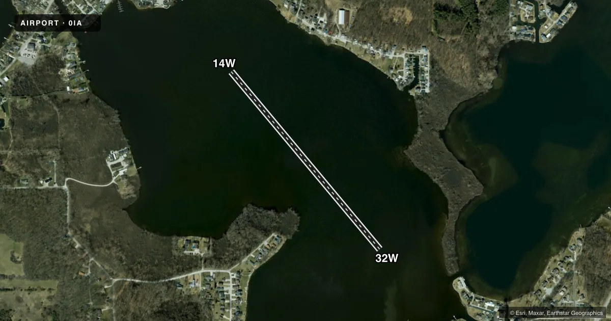 Top-down satellite sketch of 0IA BARBEE LAKE in WARSAW, INDIANA, showing runways 14W/32W drawn to scale over Esri World Imagery