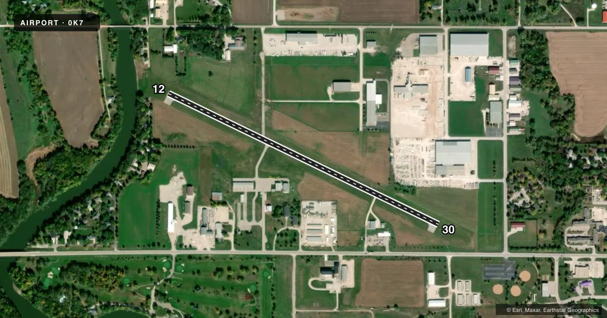 Top-down satellite sketch of 0K7 HUMBOLDT MUNI in HUMBOLDT, IOWA, showing runways 12/30 drawn to scale over Esri World Imagery