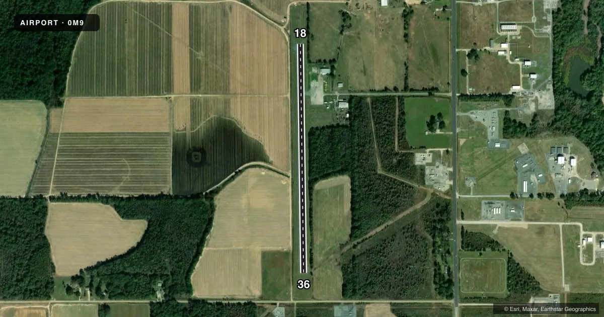 Top-down satellite sketch of 0M9 DELHI MUNI in DELHI, LOUISIANA, showing runways 18/36 drawn to scale over Esri World Imagery
