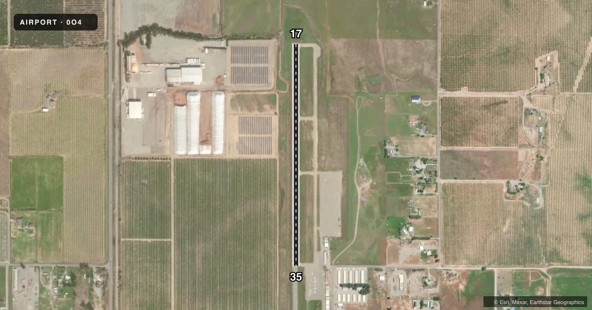 Top-down satellite sketch of 0O4 CORNING MUNI in CORNING, CALIFORNIA, showing runways 17/35 drawn to scale over Esri World Imagery