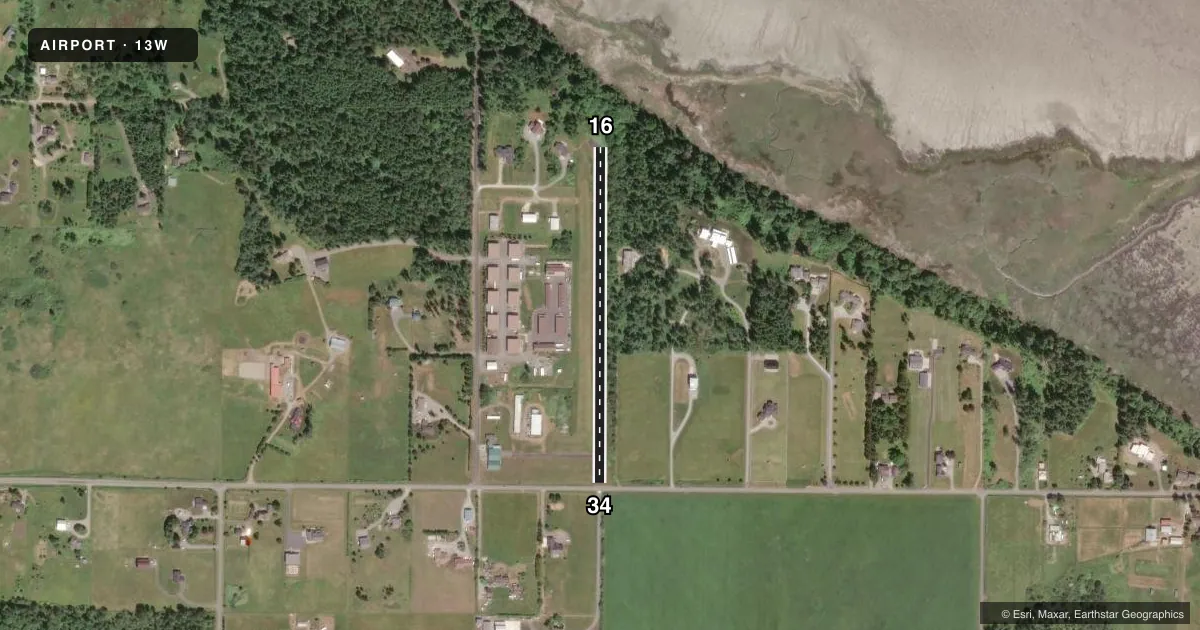 Top-down satellite sketch of 13W CAMANO ISLAND AIRFIELD in STANWOOD, WASHINGTON, showing runways 16/34 drawn to scale over Esri World Imagery