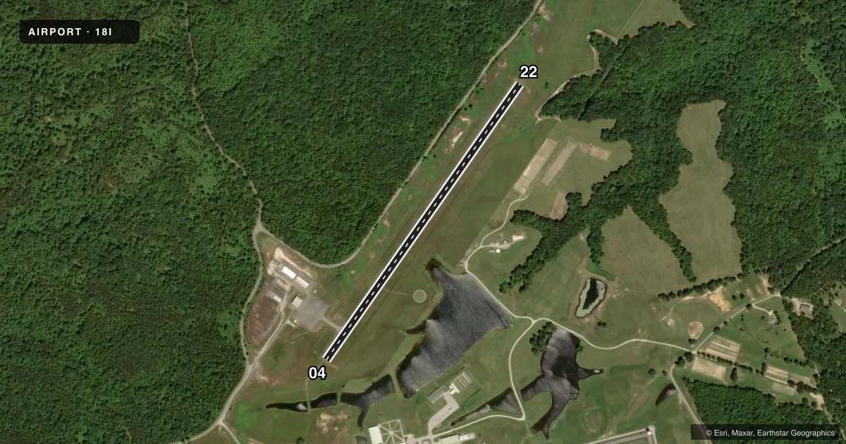 Top-down satellite sketch of 18I MC CREARY COUNTY in PINE KNOT, KENTUCKY, showing runways 04/22 drawn to scale over Esri World Imagery