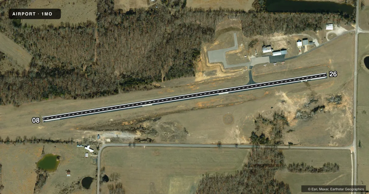 Top-down satellite sketch of 1MO MOUNTAIN GROVE MEML in MOUNTAIN GROVE, MISSOURI, showing runways 08/26 drawn to scale over Esri World Imagery