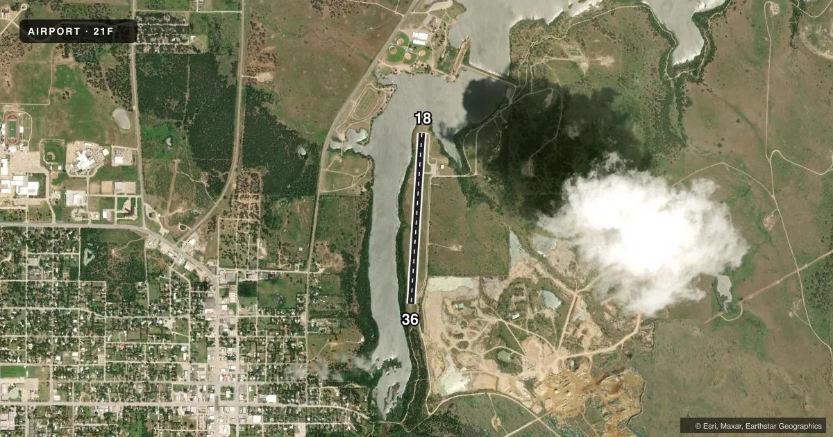 Top-down satellite sketch of 21F JACKSBORO MUNI in JACKSBORO, TEXAS, showing runways 18/36 drawn to scale over Esri World Imagery