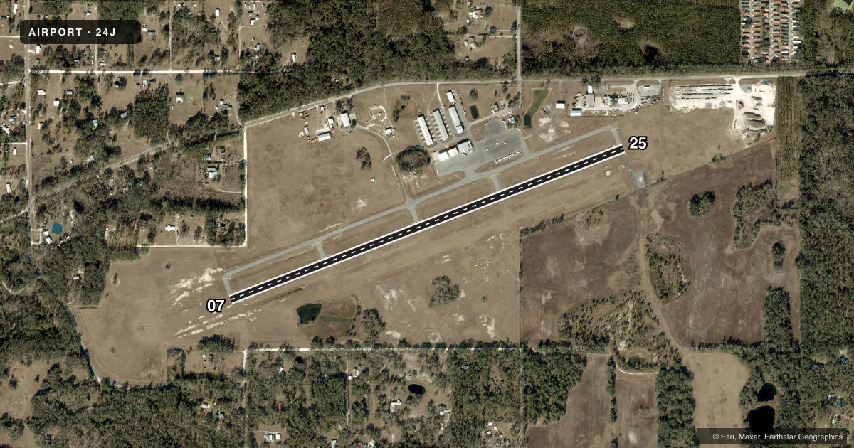 Top-down satellite sketch of 24J SUWANNEE COUNTY in LIVE OAK, FLORIDA, showing runways 07/25 drawn to scale over Esri World Imagery