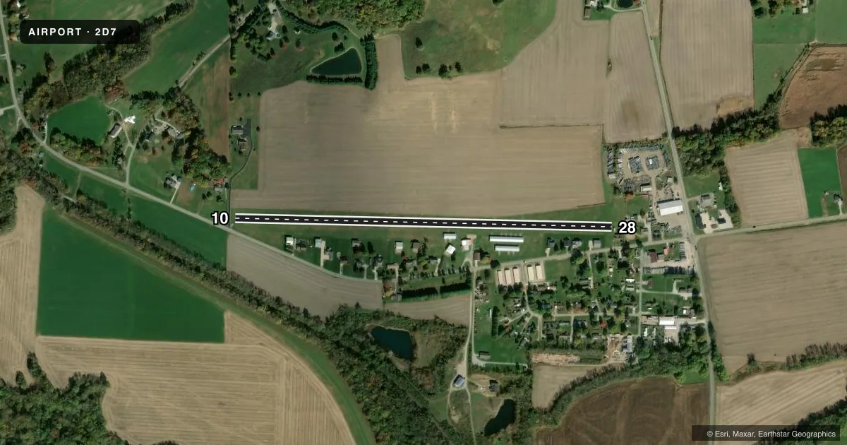 Top-down satellite sketch of 2D7 BEACH CITY in BEACH CITY, OHIO, showing runways 10/28 drawn to scale over Esri World Imagery