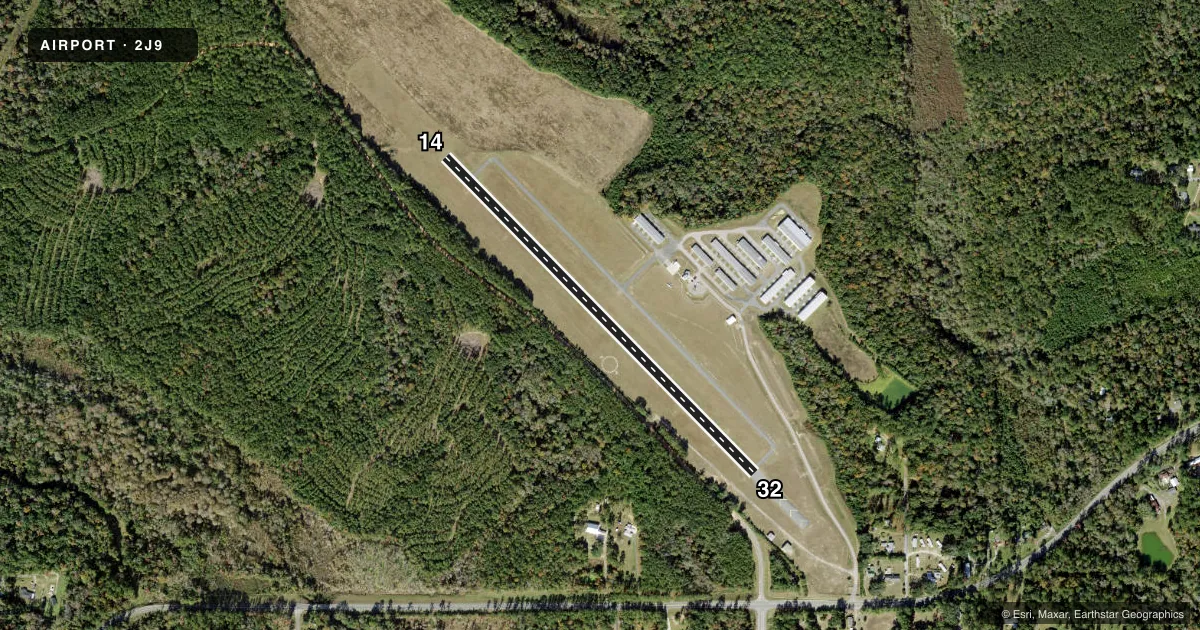 Top-down satellite sketch of 2J9 QUINCY MUNI in QUINCY, FLORIDA, showing runways 14/32 drawn to scale over Esri World Imagery