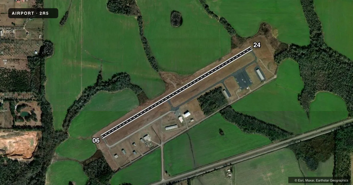 Top-down satellite sketch of 2R5 ST ELMO in ST ELMO, ALABAMA, showing runways 06/24 drawn to scale over Esri World Imagery