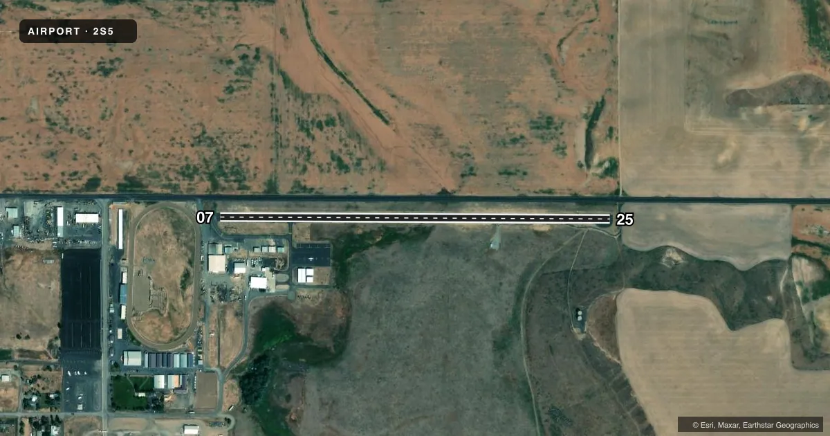 Top-down satellite sketch of 2S5 WATERVILLE in WATERVILLE, WASHINGTON, showing runways 07/25 drawn to scale over Esri World Imagery