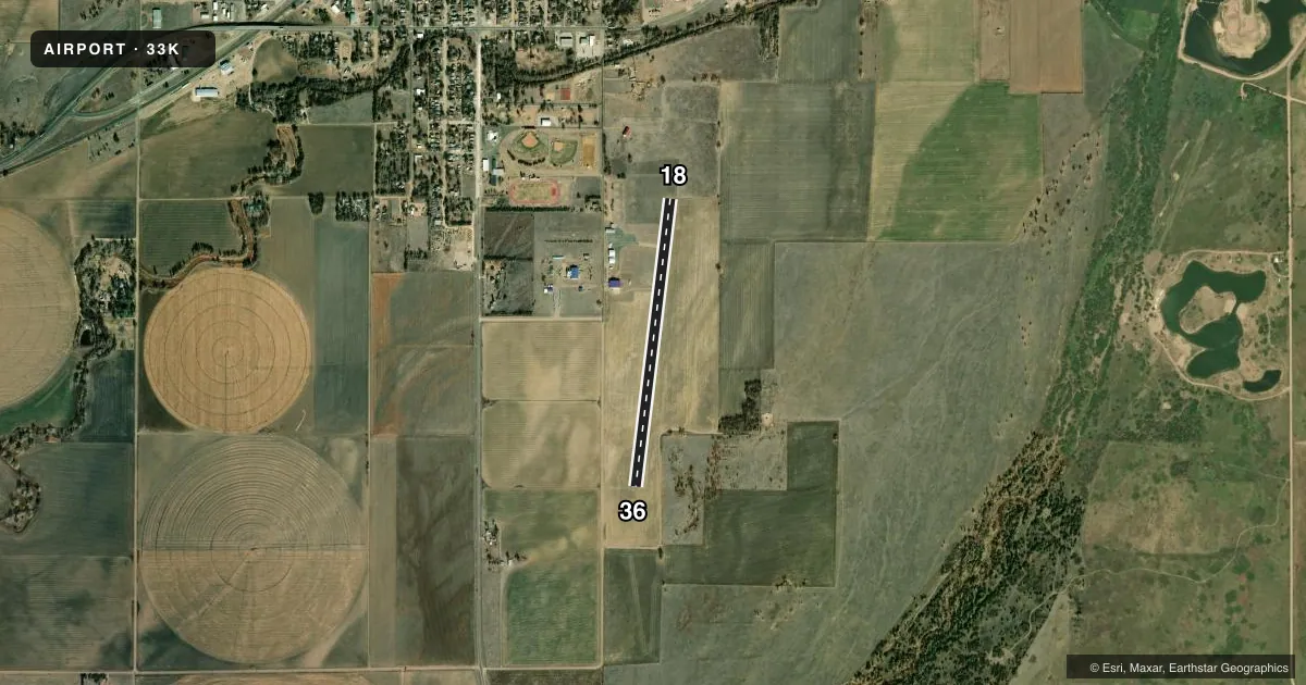 Top-down satellite sketch of 33K KINSLEY MUNI in KINSLEY, KANSAS, showing runways 18/36 drawn to scale over Esri World Imagery