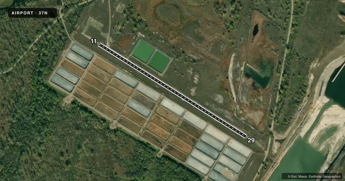 Top-down satellite sketch of 37N GARRISON DAM RECREATIONAL AIRPARK in RIVERDALE, NORTH DAKOTA, showing runways 11/29 drawn to scale over Esri World Imagery