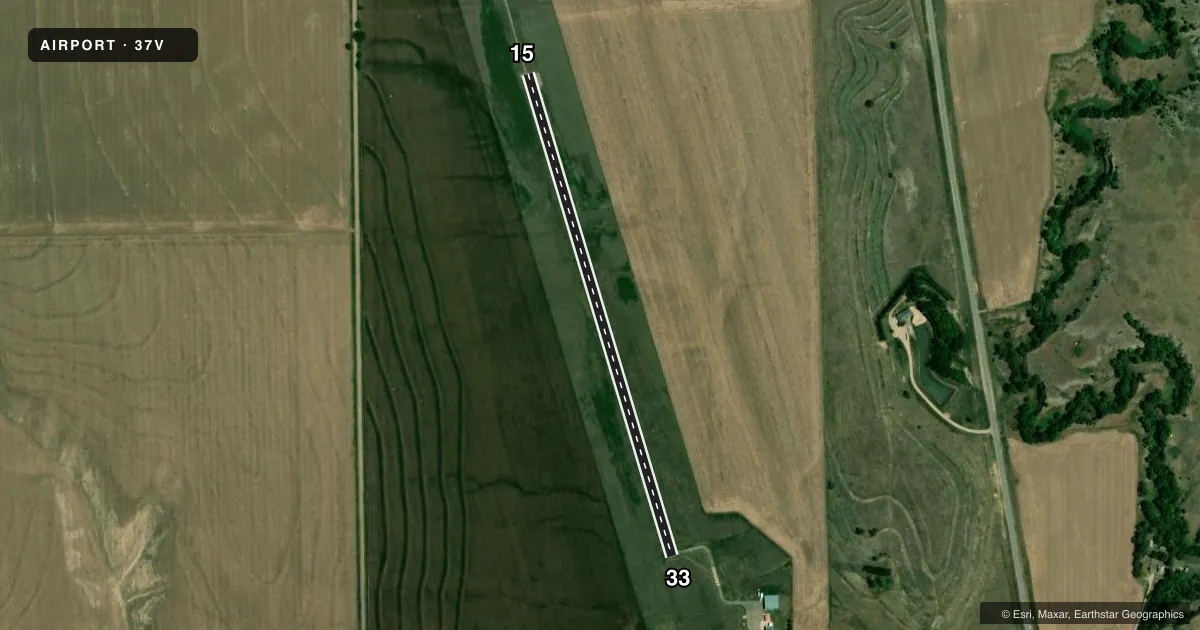 Top-down satellite sketch of 37V ARAPAHOE MUNI in ARAPAHOE, NEBRASKA, showing runways 15/33 drawn to scale over Esri World Imagery