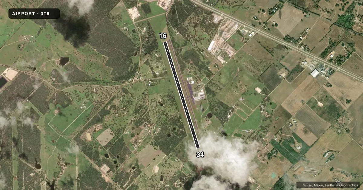 Top-down satellite sketch of 3T5 FAYETTE RGNL AIR CENTER in LA GRANGE, TEXAS, showing runways 16/34 drawn to scale over Esri World Imagery