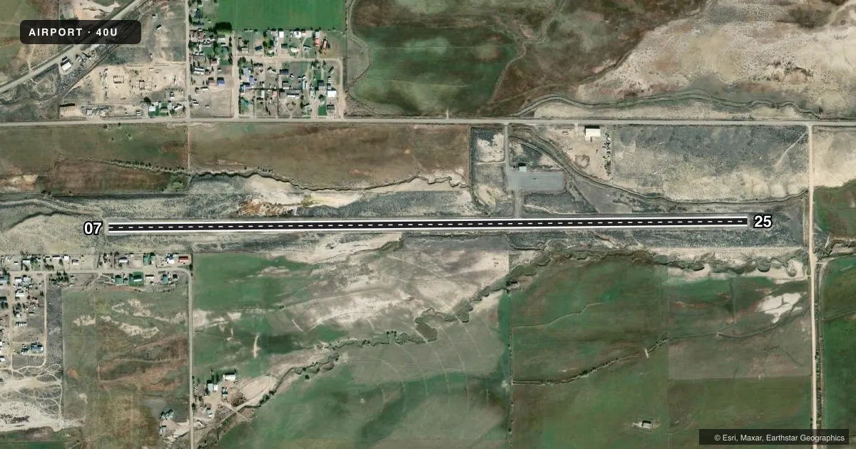 Top-down satellite sketch of 40U MANILA in MANILA, UTAH, showing runways 07/25 drawn to scale over Esri World Imagery