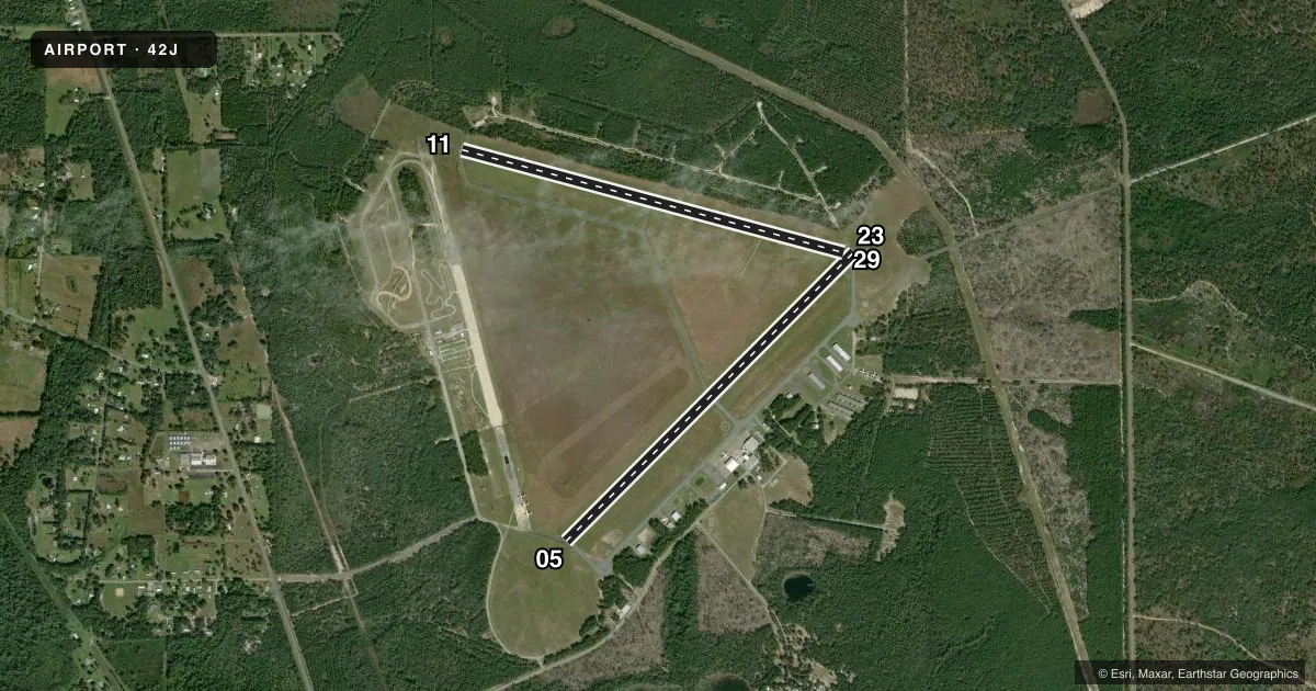 Top-down satellite sketch of 42J KEYSTONE HEIGHTS in KEYSTONE HEIGHTS, FLORIDA, showing runways 05/23, 11/29 drawn to scale over Esri World Imagery