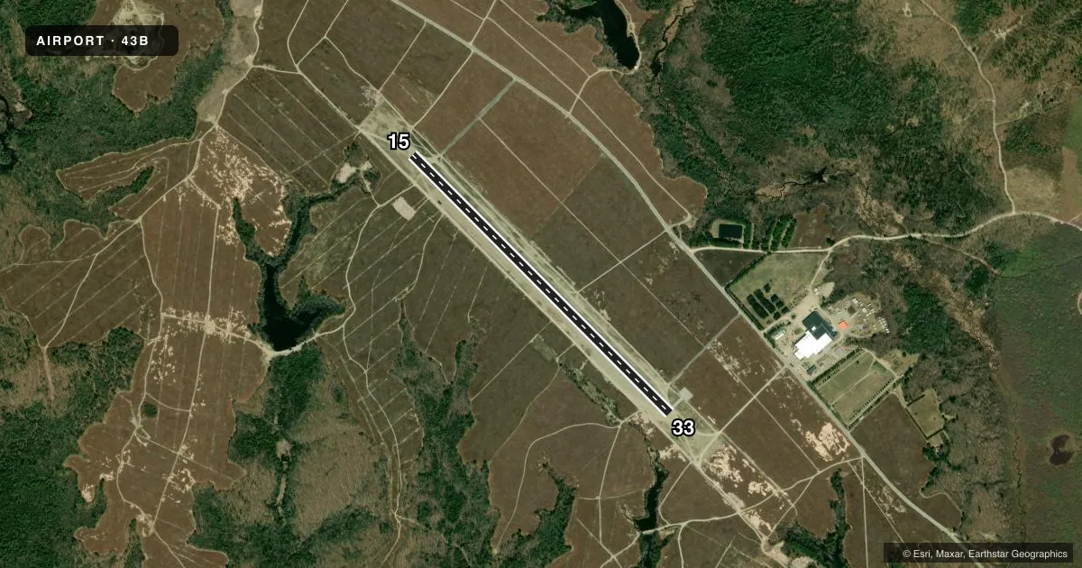 Top-down satellite sketch of 43B DEBLOIS FLIGHT STRIP in DEBLOIS, MAINE, showing runways 15/33 drawn to scale over Esri World Imagery