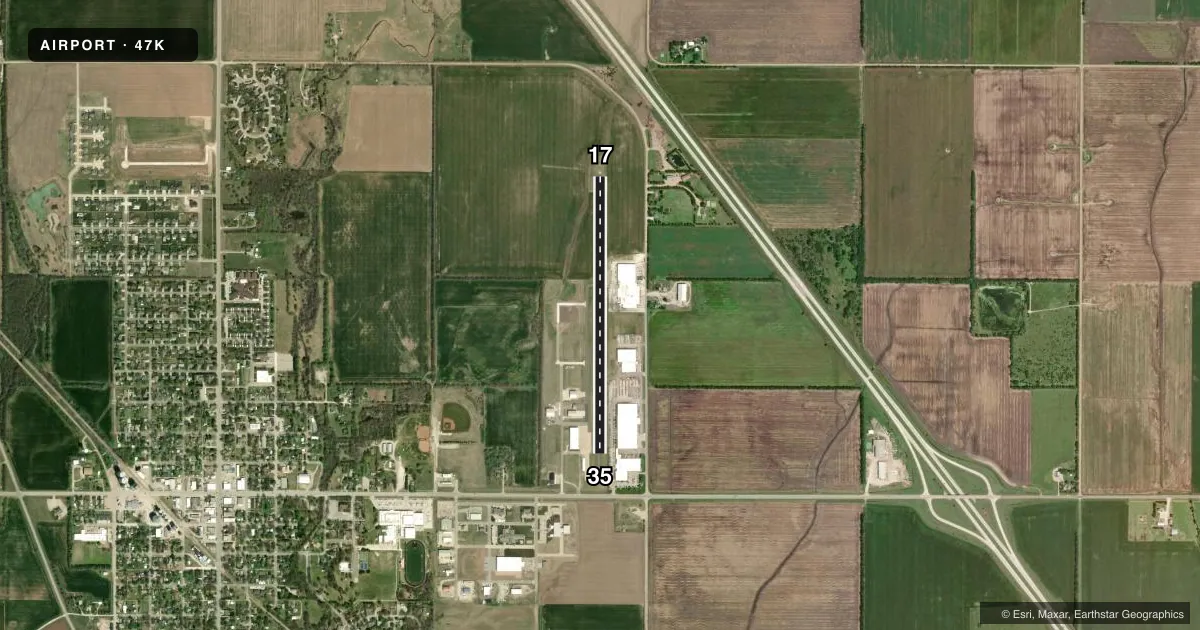 Top-down satellite sketch of 47K MOUNDRIDGE MUNI in MOUNDRIDGE, KANSAS, showing runways 17/35 drawn to scale over Esri World Imagery