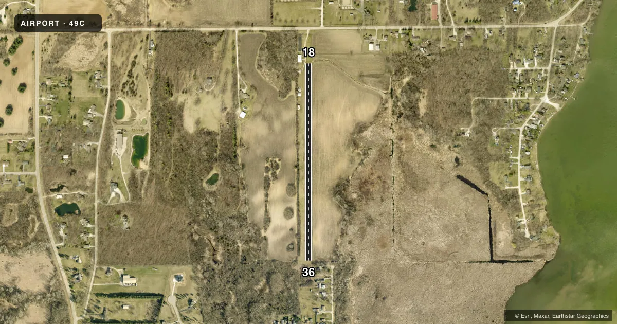 Top-down satellite sketch of 49C CAMP LAKE in CAMP LAKE, WISCONSIN, showing runways 18/36 drawn to scale over Esri World Imagery