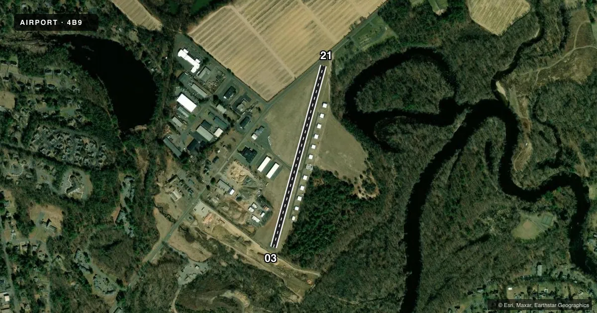 Top-down satellite sketch of 4B9 SIMSBURY in SIMSBURY, CONNECTICUT, showing runways 03/21 drawn to scale over Esri World Imagery