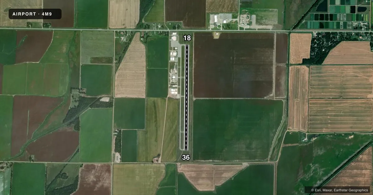 Top-down satellite sketch of 4M9 CORNING MUNI in CORNING, ARKANSAS, showing runways 18/36 drawn to scale over Esri World Imagery