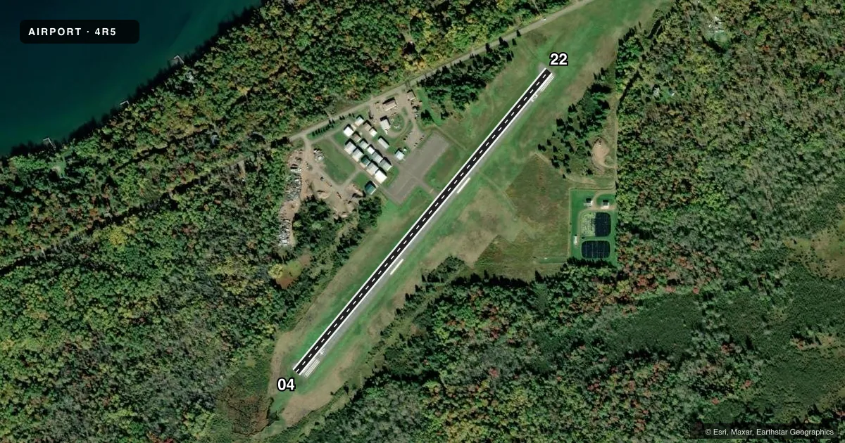 Top-down satellite sketch of 4R5 MAJOR GILBERT FLD in LA POINTE, WISCONSIN, showing runways 04/22 drawn to scale over Esri World Imagery