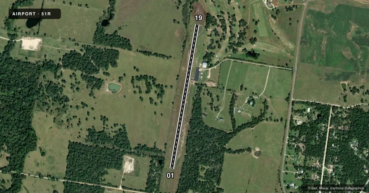 Top-down satellite sketch of 51R MADISONVILLE MUNI in MADISONVILLE, TEXAS, showing runways 01/19 drawn to scale over Esri World Imagery
