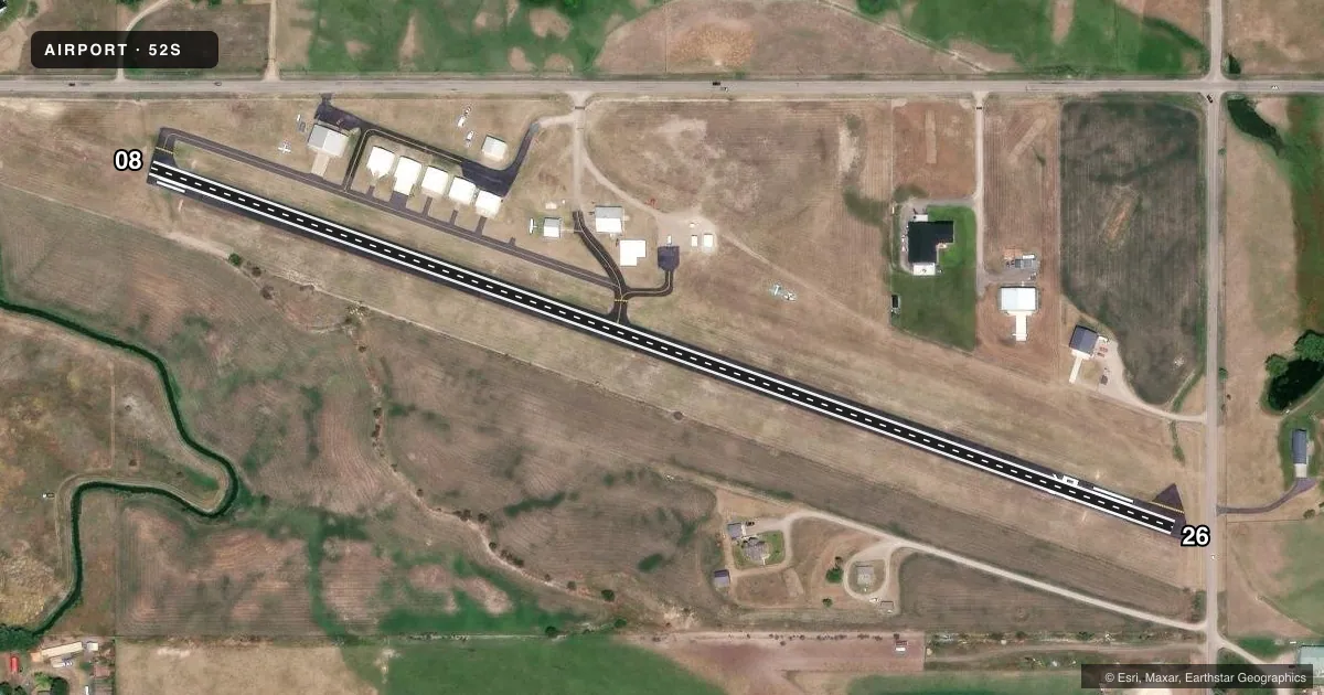 Top-down satellite sketch of 52S ST IGNATIUS in ST IGNATIUS, MONTANA, showing runways 08/26 drawn to scale over Esri World Imagery