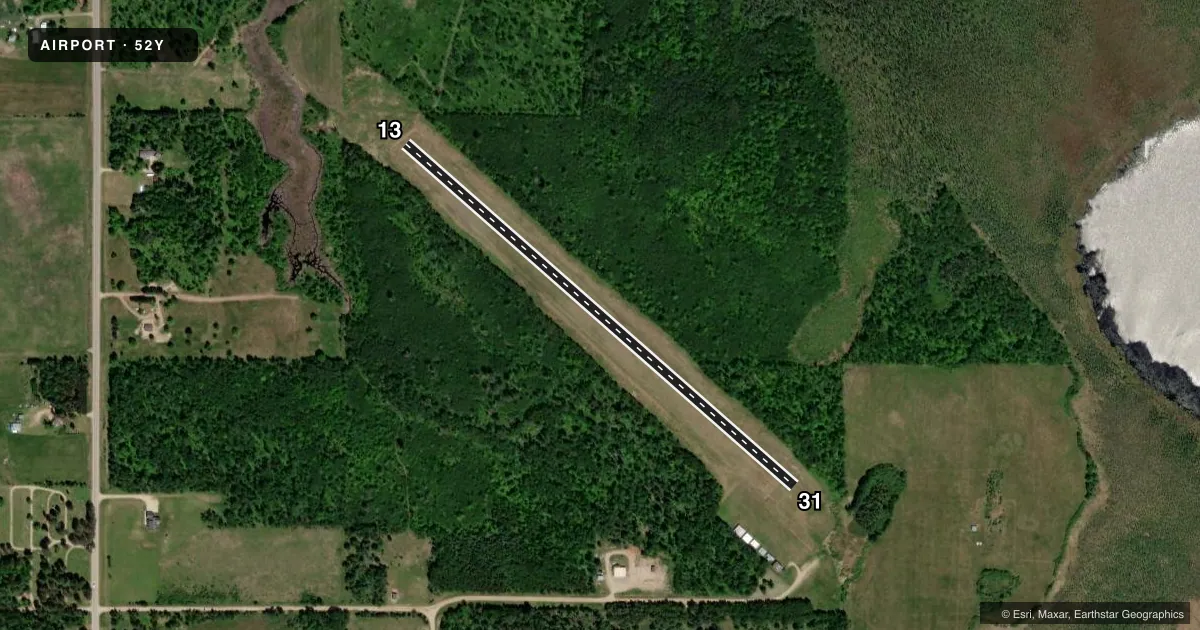 Top-down satellite sketch of 52Y REMER MUNI in REMER, MINNESOTA, showing runways 13/31 drawn to scale over Esri World Imagery