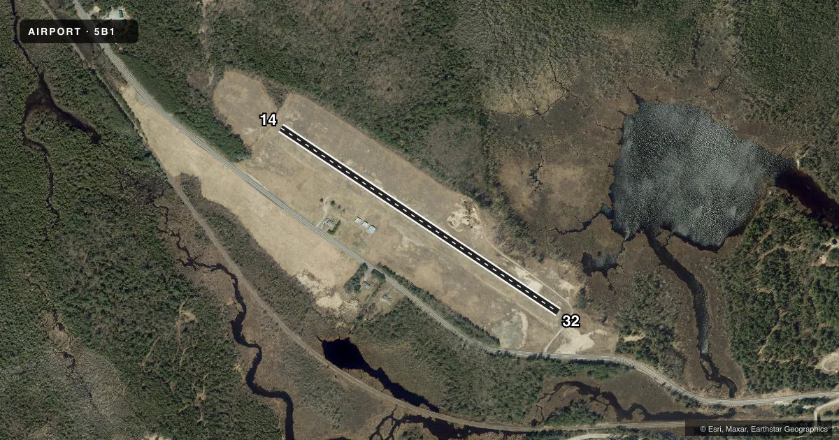 Top-down satellite sketch of 5B1 JOHN H BOYLAN STATE (ISLAND POND) in ISLAND POND, VERMONT, showing runways 14/32 drawn to scale over Esri World Imagery
