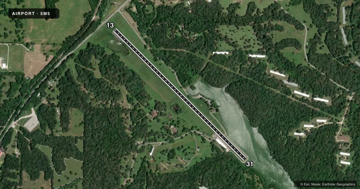 Top-down satellite sketch of 5M5 CRYSTAL LAKE in DECATUR, ARKANSAS, showing runways 13/31 drawn to scale over Esri World Imagery