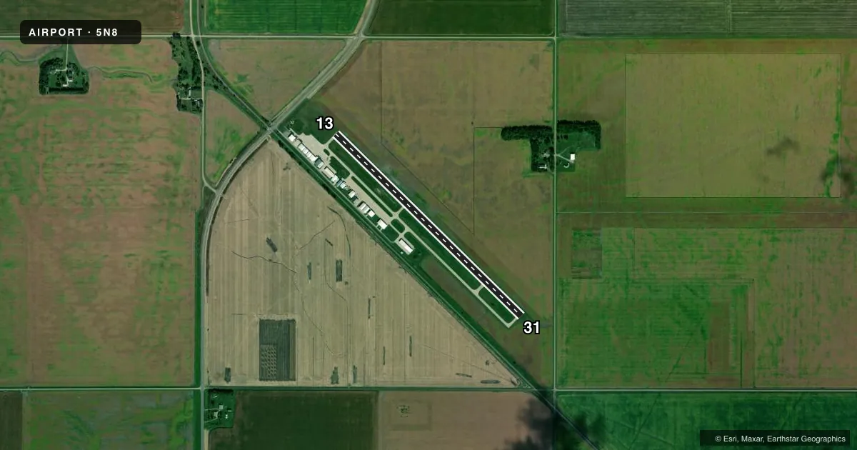 Top-down satellite sketch of 5N8 CASSELTON ROBERT MILLER RGNL in CASSELTON, NORTH DAKOTA, showing runways 13/31 drawn to scale over Esri World Imagery