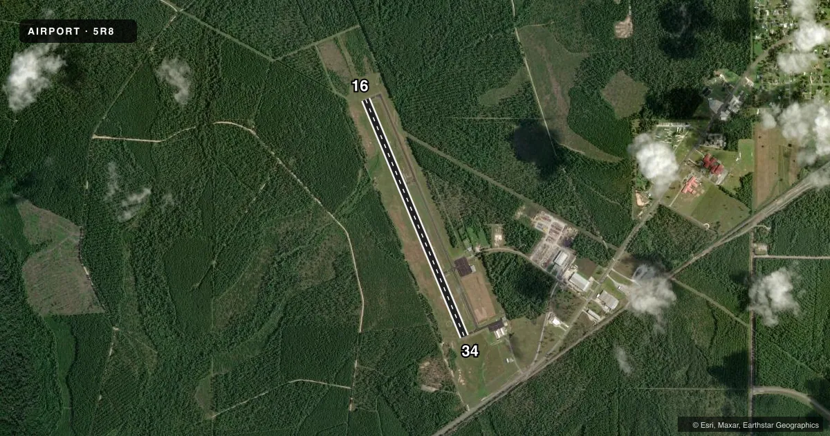 Top-down satellite sketch of 5R8 DE QUINCY INDUSTRIAL AIRPARK in DE QUINCY, LOUISIANA, showing runways 16/34 drawn to scale over Esri World Imagery