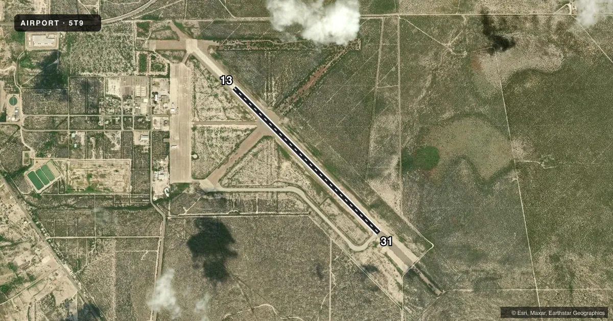 Top-down satellite sketch of 5T9 MAVERICK COUNTY MEML INTL in EAGLE PASS, TEXAS, showing runways 13/31 drawn to scale over Esri World Imagery