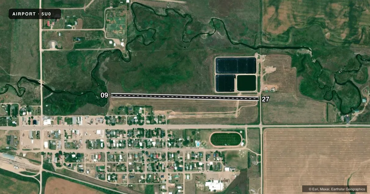 Top-down satellite sketch of 5U0 DENTON in DENTON, MONTANA, showing runways 09/27 drawn to scale over Esri World Imagery