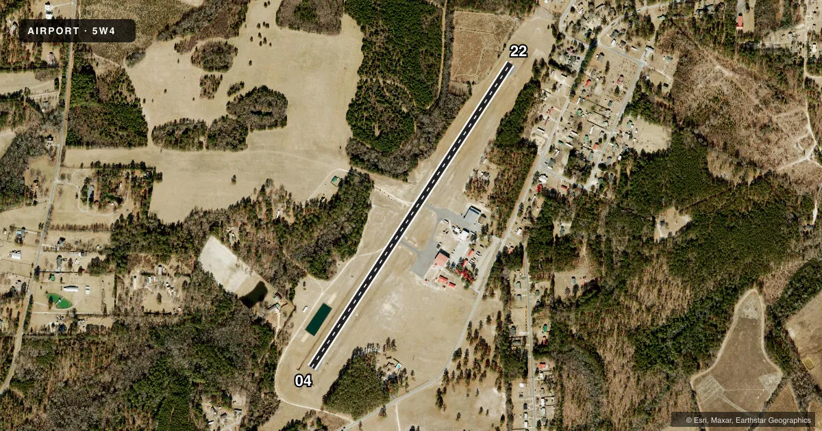 Top-down satellite sketch of 5W4 P K AIRPARK in RAEFORD, NORTH CAROLINA, showing runways 04/22 drawn to scale over Esri World Imagery