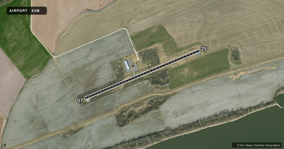 Top-down satellite sketch of 63M HERMANN MUNI in HERMANN, MISSOURI, showing runways 07/25 drawn to scale over Esri World Imagery