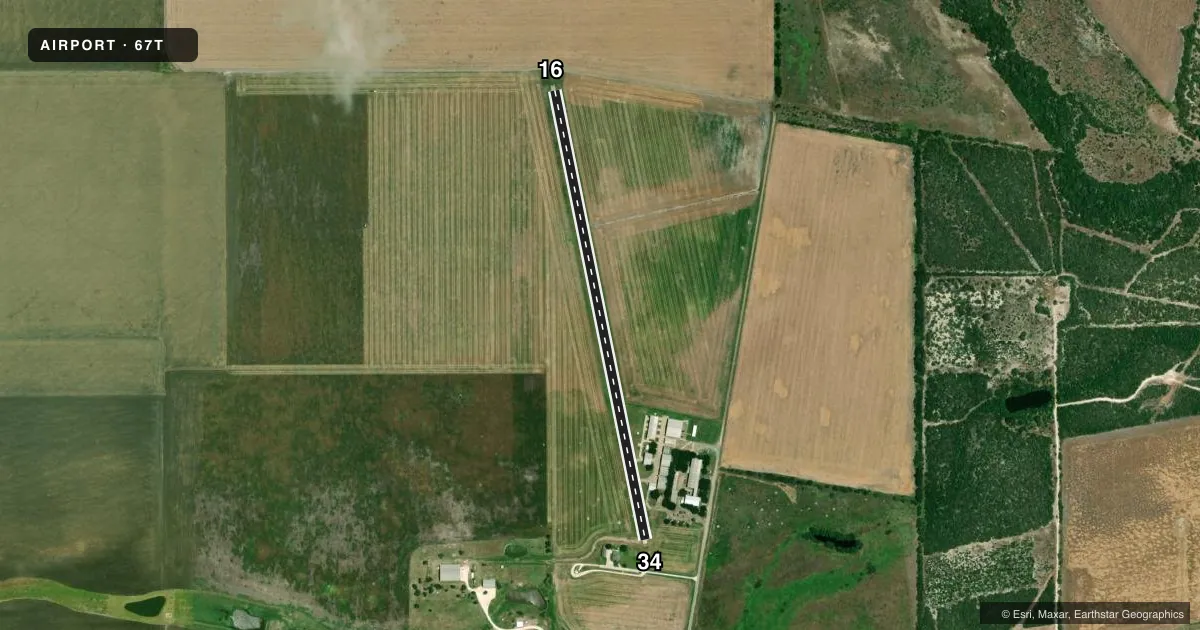 Top-down satellite sketch of 67T OLD HOPPE PLACE in AGUA DULCE, TEXAS, showing runways 16/34 drawn to scale over Esri World Imagery