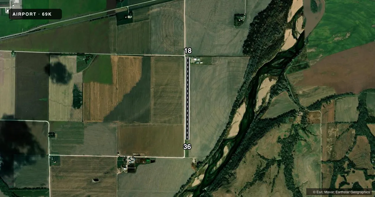 Top-down satellite sketch of 69K WAMEGO MUNI in WAMEGO, KANSAS, showing runways 18/36 drawn to scale over Esri World Imagery