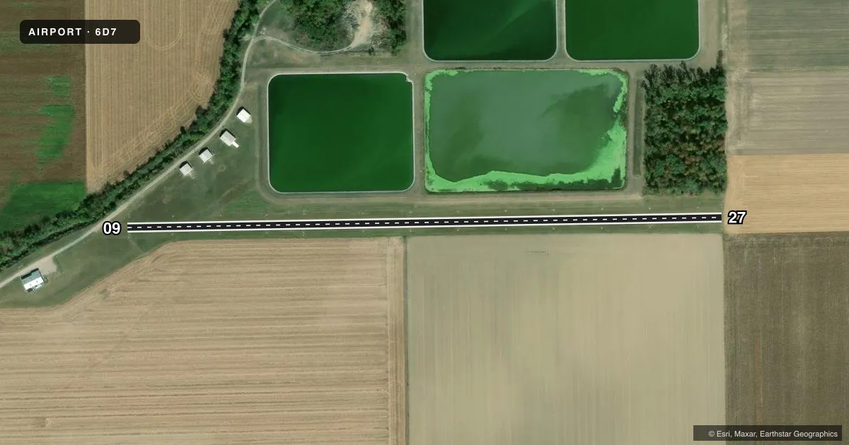 Top-down satellite sketch of 6D7 DESHLER MUNI LANDING STRIP in DESHLER, OHIO, showing runways 09/27 drawn to scale over Esri World Imagery