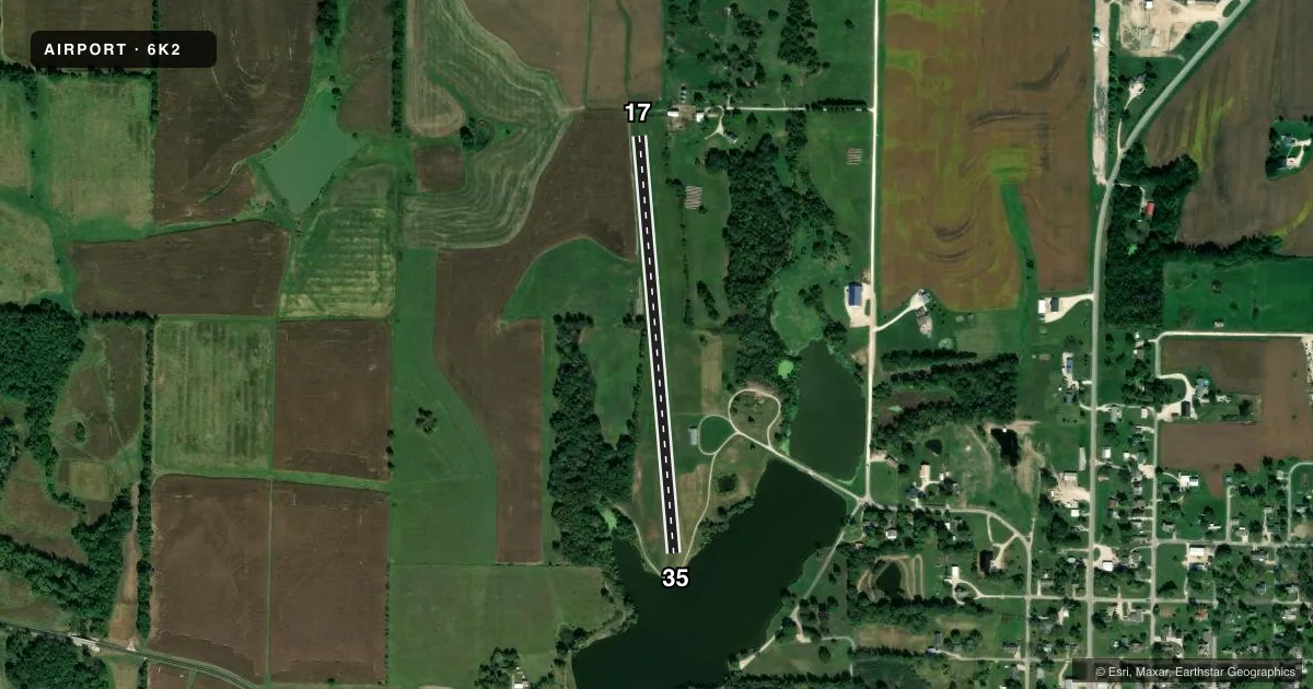 Top-down satellite sketch of 6K2 SHELBY COUNTY in SHELBYVILLE, MISSOURI, showing runways 17/35 drawn to scale over Esri World Imagery