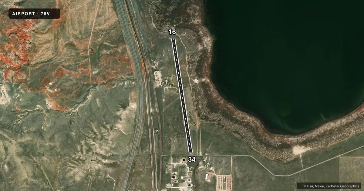 Top-down satellite sketch of 76V THOMAS MEML in GLENDO, WYOMING, showing runways 16/34 drawn to scale over Esri World Imagery