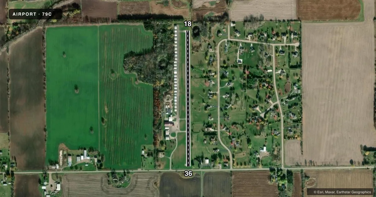 Top-down satellite sketch of 79C BRENNAND in NEENAH, WISCONSIN, showing runways 18/36 drawn to scale over Esri World Imagery