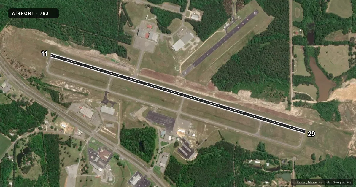 Top-down satellite sketch of 79J SOUTH ALABAMA RGNL AT BILL BENTON FLD in ANDALUSIA, ALABAMA, showing runways 11/29 drawn to scale over Esri World Imagery