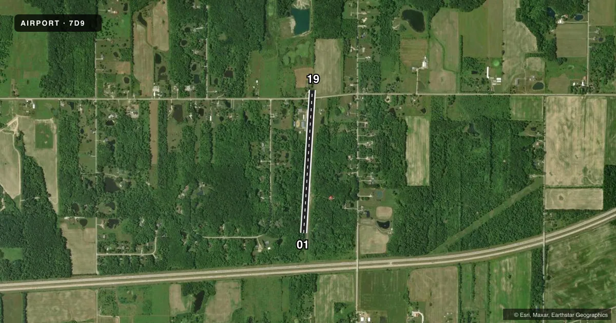 Top-down satellite sketch of 7D9 GERMACK in GENEVA, OHIO, showing runways 01/19 drawn to scale over Esri World Imagery