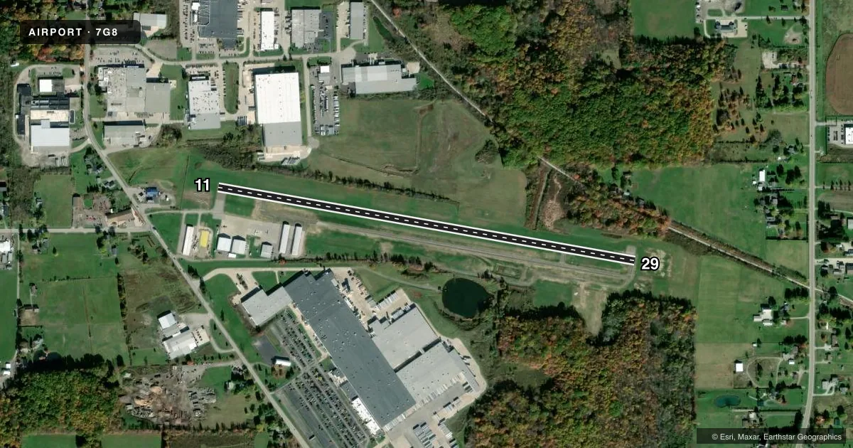 Top-down satellite sketch of 7G8 GEAUGA COUNTY in MIDDLEFIELD, OHIO, showing runways 11/29 drawn to scale over Esri World Imagery