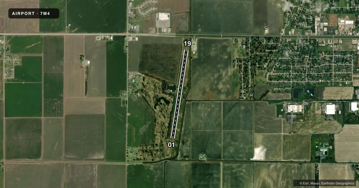 Top-down satellite sketch of 7M4 OSCEOLA MUNI in OSCEOLA, ARKANSAS, showing runways 01/19 drawn to scale over Esri World Imagery